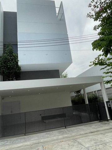 ให้เช่าโฮมออฟฟิศ 3.5ชั้น 42 ตรว. อยู่ในโครงการอาคิน วิภาวดี ใกล้สนามบินดอนเมือง