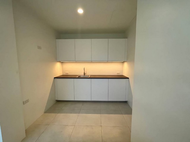 ให้เช่าโฮมออฟฟิศ 3.5ชั้น 42 ตรว. อยู่ในโครงการอาคิน วิภาวดี ใกล้สนามบินดอนเมือง
