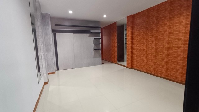 ให้เช่าทาวน์โฮม 3.5 ชั้น ม.Haus 35 แจ้งวัฒนะ-ปากเกร็ด ซ.35 ตกแต่งพร้อมอยู่