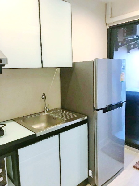 แจ้งวัฒนะ MRT หลักสี่ 900 ม.ให้เช่าคอนโด ชั้น8 28 ตร.ม.เดอะคิวบ์ รร.นานาชาติฮาร์โรว์ กรุงเทพ 2.9 กม.มีเฟอร์ เครื่องใช้ไฟ