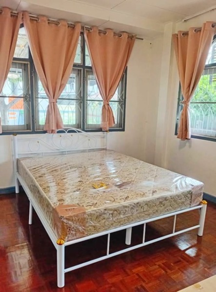 ให้เช่าบ้านเดี่ยว 100 ตร.ว. รถไฟฟ้าเมืองทองธานี500ม. แจ้งวัฒนะ 30-38 4นอน 2น้ำ 2คัน 3แอร์ เซ็นทรัลแจ้งวัฒนะ 2.3 กม. อิมแ
