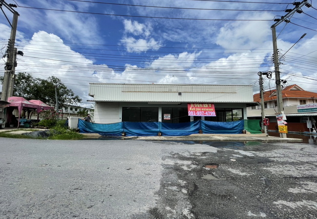 ให้เช่าอาคารร้านค้า สำนักงาน หน้าหมู่บ้านพฤกษาวิลเลจ 7 ซอยประชาอุทิศ 90 เนื้อที่ 294 ตร.ม.