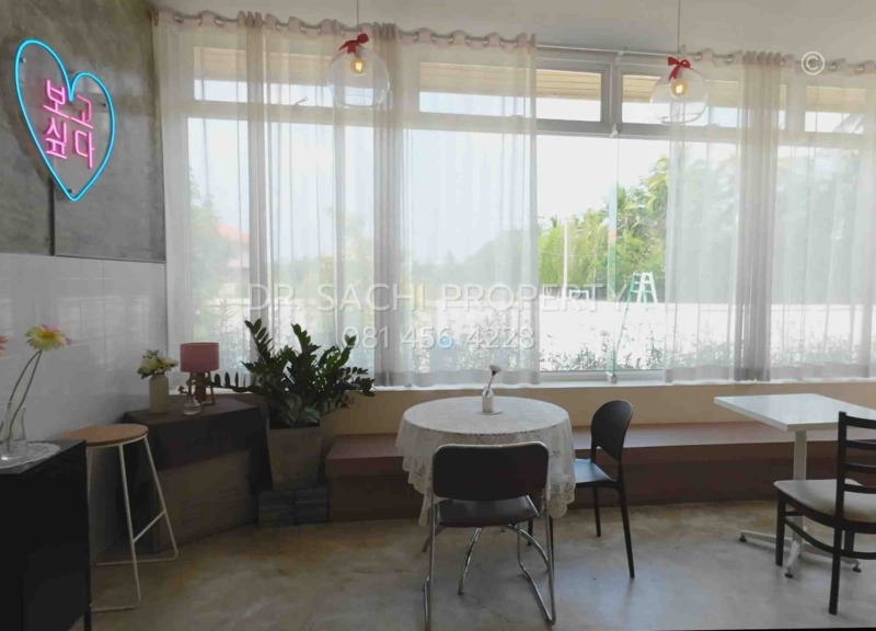 ขายบ้านสวย ในตัวเมืองลำพูน 122.7 ตรว. พร้อมกิจการคาเฟ่ บรรยากาศดี เงียบสงบ
