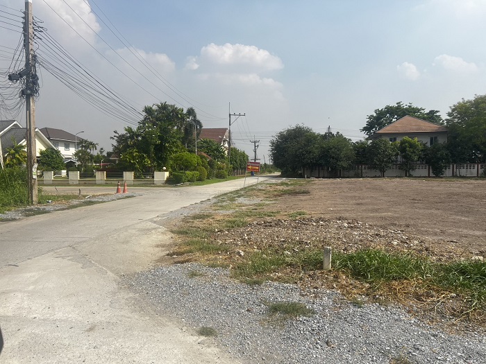 ขายที่ดินจัดสรร ถมแล้ว 7 แปลง ในโครงการหมู่บ้านสวนเกษตรไผ่ขวาง