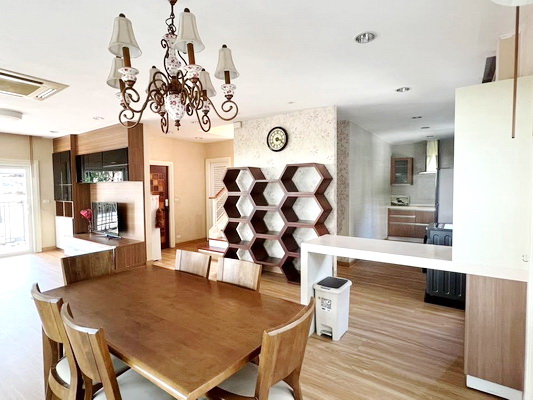 [ให้เช่า] FOR RENT THE CENTRO SUKHUMVIT 113 / 3 bedrooms 3 bathrooms / 52 Sqw. 180 Sqm. **50,000** CLOSE TO BTS SAMRONG