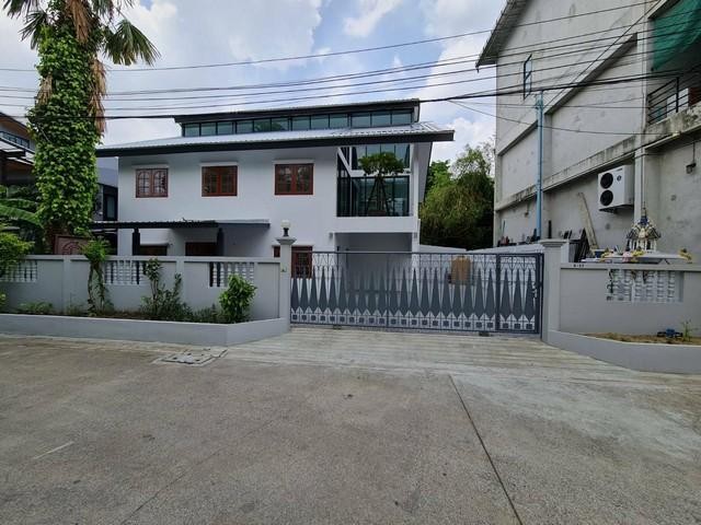 ให้เช่าบ้านเดี่ยว2ชั้น 200 ตร.ม.ย่านโชคชัย4ลาดพร้าว ใกล้MRTโชคชัย4ใกล้นาคนิวาส ลาดพร้าววังหิน เลียบด่วน