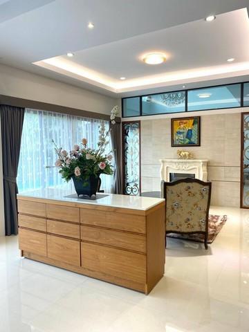 ให้เช่าบ้านเดี่ยว 3 ชั้น ย่านพระราม 9 มีสระว่ายน้ำส่วนตัว เครื่องใช้ไฟฟ้าครบ ใกล้ ARL หัวหมาก
