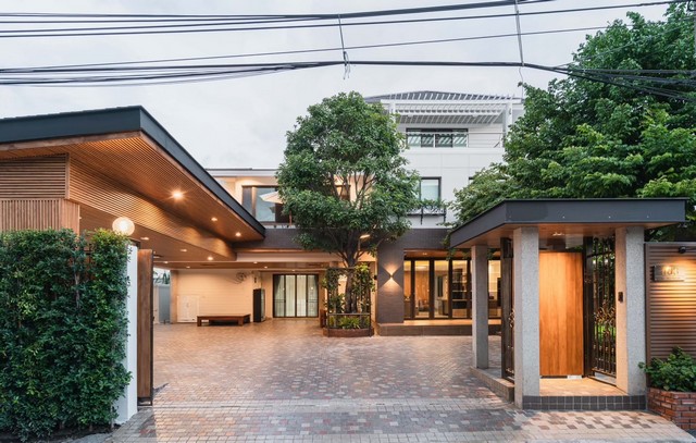 ขายบ้านเดี่ยว3ชั้น11นอนย่านรามอินทราวัชรพลเลียบด่วนสุขาภิบาล5พร้อมสระว่ายน้ำพร้อมอยู่