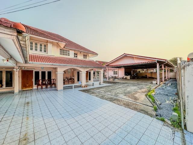 ให้เช่าบ้านเดี่ยว 2 ชั้น 186 ตรว. พร้อมโกดัง ย่านรามอินทรา 60 ใกล้แฟชั่นไอส์แลนด์