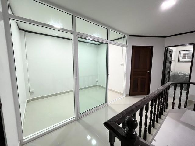 ให้เช่าทาวน์เฮ้าส์ 2 ชั้น 135 ตรม. หมู่บ้านธนะสิน ซ.นวมินทร์ 66 รีโนเวทใหม่