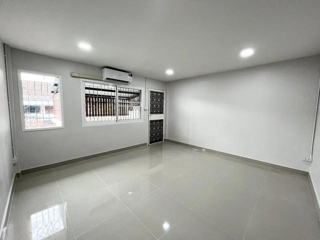 ให้เช่าทาวน์เฮ้าส์ 2 ชั้น 135 ตรม. หมู่บ้านธนะสิน ซ.นวมินทร์ 66 รีโนเวทใหม่