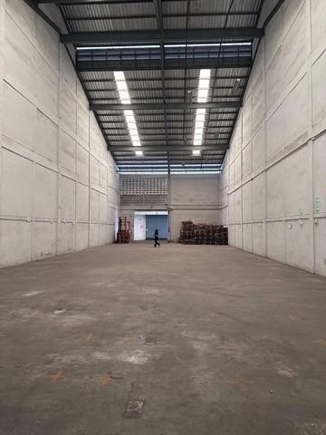 ให้เช่าโกดังมี 3 ขนาด ถนนเทพารักษ์ มุ่งหน้าไปสำโรง ใกล้รถไฟฟ้า สถานนีทิพวัล และศรีเทพา