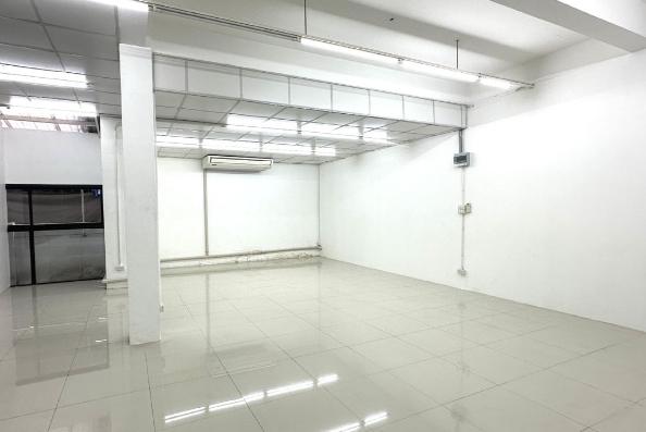 ให้เช่าพื้นที่ 50 ตรม.อาคารวังเด็ก ถนนวิภาวดีรังสิต เหมาะทำหน้าร้าน สำนักงาน ใกล้เซ็นทรัลลาดพร้าว