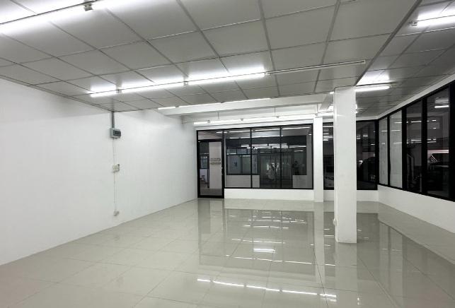 ให้เช่าพื้นที่ 50 ตรม.อาคารวังเด็ก ถนนวิภาวดีรังสิต เหมาะทำหน้าร้าน สำนักงาน ใกล้เซ็นทรัลลาดพร้าว