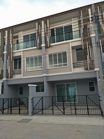 ให้เช่าทาวเฮ้า3ชั้นใกล้Impact เมืองทองธานี ย่านปากเกร็ด โครงการ The Plant Citis เมืองทองธานี