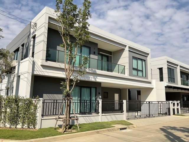 ให้เช่าบ่้านเดี่ยว 2 ชั้น 61 ตรว. หมู่บ้าน Centro Bangna ใกล้ เมกะ บางนา