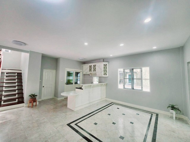 ขายบ้านเดี่ยว 72.2 ตรว. หมู่บ้านมัณฑนา รังสิต2 ถนนรังสิต-นครนายก คลอง 2 รีโนเวทใหม่ทั้งหลัง พร้อมอยู่ ใกล้ฟิวเจอร์ พาร์ค