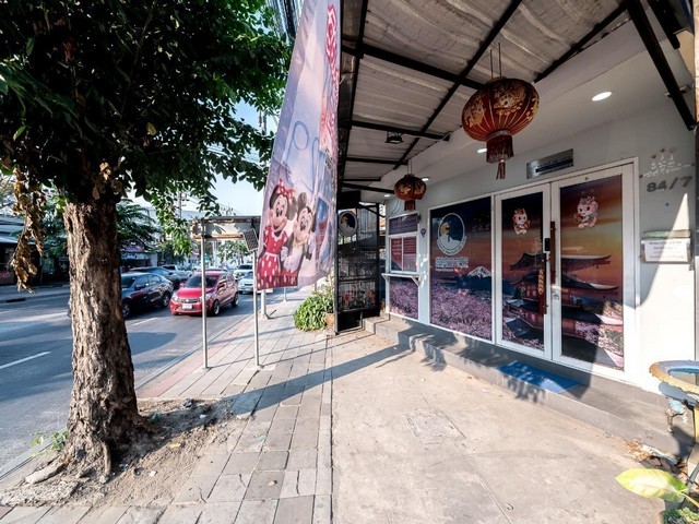 ขายโฮมออฟฟิศ 4 ชั้น 338 ตรม. ติดถนน ย่านคู้บอน รามอินทรา ริมถนนคู้บอน ระหว่าง 6 และ 8 ทำเลดี ใกล้รถไฟฟ้า สายสีชมพู สถานี