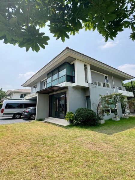 ให้เช่าบ้านเดี่ยว 2 ชั้น 100 ตรว. 4 ห้องนอน โครงการ ฮาบิเทีย เวนต์ ปัญญาอินทรา HABITIA VENT ใกล้ทางด่วน (จตุโชติ) พร้อมอ