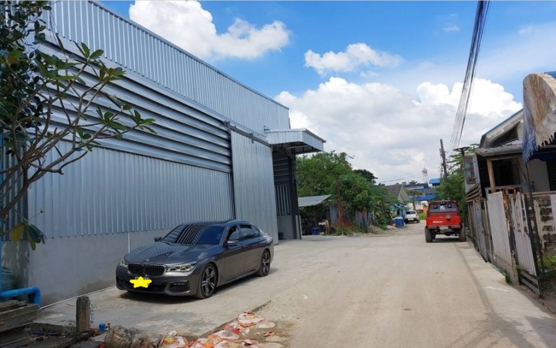 ให้เช่าโกดังพื้นที่ 600 ตรม. และ 650 ตรม. พร้อมออฟฟิศ พระยาสุเรนทร์ 27 รามอินทรา 109 รถ 6 ล้อเข้าได้