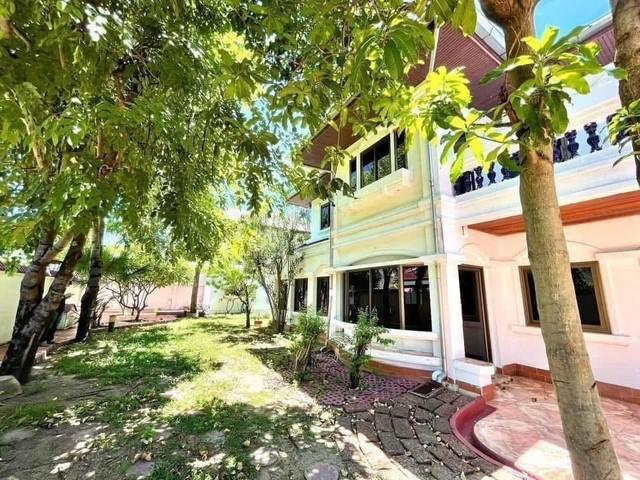 ให้เช่าบ้านเดี่ยว 2 ชั้น 150 ตรว. หมู่บ้านมณียา ท่าอิฐ นนทบุรี หลังใหญ่ มีพื้นที่สวนกว้าง