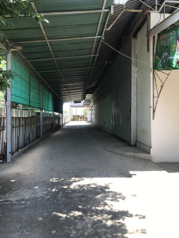 ให้เช่าโกดัง และสำนักงาน 1,000 ตารางเมตร มีบ้านพักคนงาน 3 ห้อง ตำบล คลองควาย อำเภอสามโคก