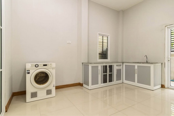 [ให้เช่า] FOR RENT LALIL IN THE PARK WATCHARAPOL – PHAHONYOTHIN / 4 bedrooms 3 bathrooms / 122 Sqw. 250 Sqm. **59,000** CLOSE TO CHALONG RAT EXPRESSWAY