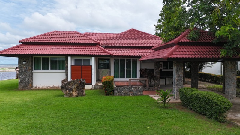 ขายบ้านเดี่ยวติดทะเล แกลง ระยอง เงียบสงบ บรรยากาศสุดฟิน พื้นที่ 197.8 ตร.ว.