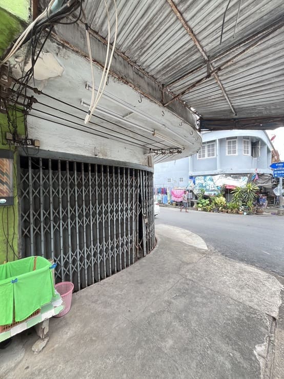 ขายที่ดิน ตึกแถวท่าทอง5 สุราษฎร์ธานี สนใจติดต่อ  0813038740
