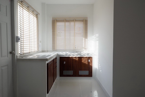 [ให้เช่า] FOR RENT NIRUN GRAND BANGNA / 3 bedrooms 2 bathrooms / 55 Sqw. 180 Sqm. **20,000** CLOSE TO HUACHIEW CHALERMPRAKIET UNIVERSITY