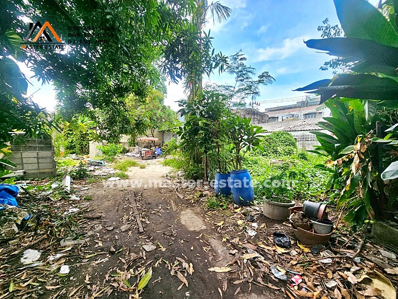 ที่ดินเปล่า 195.6 ตร.ว. แปลงมุม สวยมาก ติดถนนไทรบุรี จ.สงขลา หน้ากว้างประมาณ 20 M. x ลึก 45 M. ปัจจุบันมีผู้เช่าที่ดินขายอาหาร