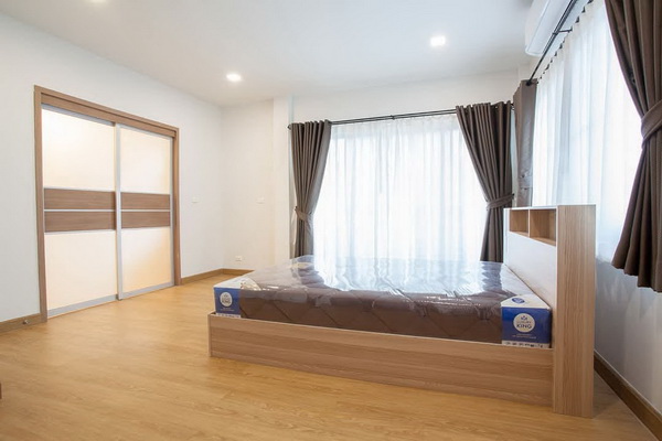 [ให้เช่า] FOR RENT CASA VILLE WATCHARAPOL – SUKHAPIBAN 5 / 4 bedrooms 3 bathrooms / 52 Sqw. 250 Sqm. **45,000** CLOSE TO WONGSAKORN MARKET