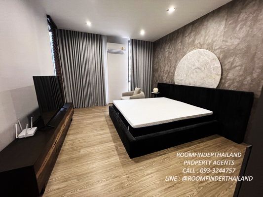 [ให้เช่า] FOR RENT THER LADPRAO 93 / 3 bedrooms 4 bathrooms / 30 Sqw. 230 Sqm. **90,000** LUXURIOUS TOWNHOME. CLOSE TO MRT MAHAT THAI STATION