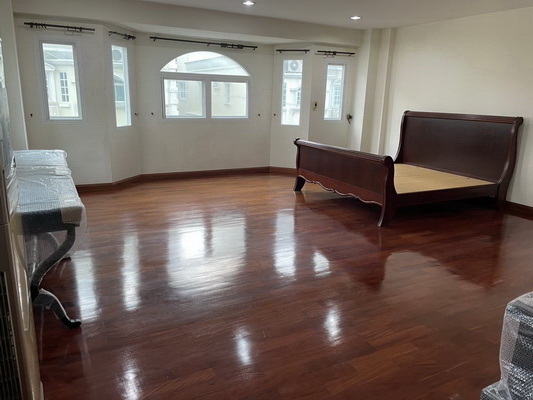 [ให้เช่า] FOR RENT GOLDEN HOME PARKVILLE NANGLINCHI / 3 bedrooms 5 bathrooms / 20 Sqw. 280 Sqm. **90,000** CLOSE TO CENTRAL PLAZA RAMA 3