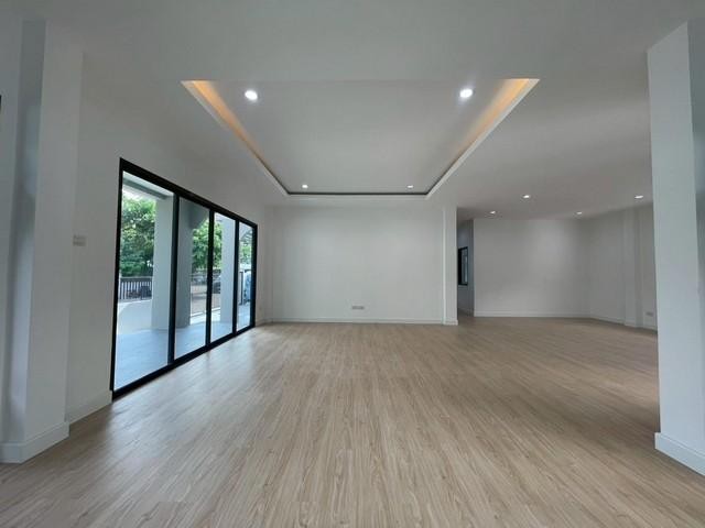 ขาย บ้านเดี่ยว รีโนเวทใหม่ทั้งหลัง หมู่บ้านปรีชาล้ำเพชร รามคำแหง76 ใกล้รถไฟฟ้าสายสีส้ม ใกล้เดอะมอลล์บางกะปิ