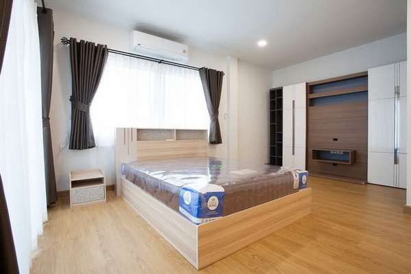[ให้เช่า] FOR RENT CASA VILLE WATCHARAPOL – SUKHAPIBAN 5 / 4 bedrooms 3 bathrooms / 52 Sqw. 250 Sqm. **45,000** CLOSE TO WONGSAKORN MARKET
