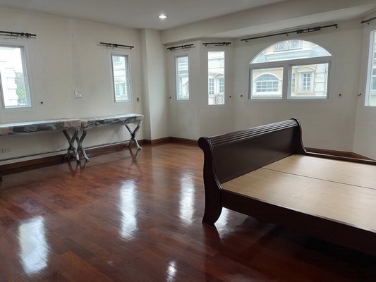 [ให้เช่า] FOR RENT GOLDEN HOME PARKVILLE NANGLINCHI / 3 bedrooms 5 bathrooms / 20 Sqw. 280 Sqm. **90,000** CLOSE TO CENTRAL PLAZA RAMA 3