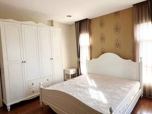 [ให้เช่า] FOR RENT THE CENTRO SUKHUMVIT 113 / 3 bedrooms 3 bathrooms / 52 Sqw. 180 Sqm. **50,000** CLOSE TO BTS SAMRONG