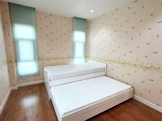 [ให้เช่า] FOR RENT THE CENTRO SUKHUMVIT 113 / 3 bedrooms 3 bathrooms / 52 Sqw. 180 Sqm. **50,000** CLOSE TO BTS SAMRONG