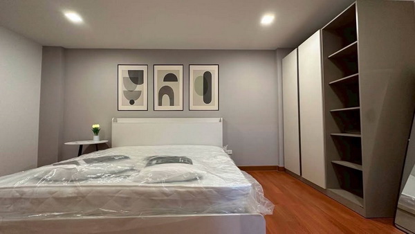 [ให้เช่า] FOR RENT MODERN LIFE ONNUT 46 / 3 bedrooms 4 bathrooms / 27 Sqw. 185 Sqm. **29,000** NEW HOUSE. CLOSE TO MRT SRINAKARINDRA 38