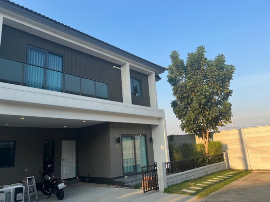 [ให้เช่า] FOR RENT CENTRO BANGYAI / 4 bedrooms 5 bathrooms / 52 Sqw. 180 Sqm. **32,000** CLOSE TO CENTRAL PLAZA WESTGATE