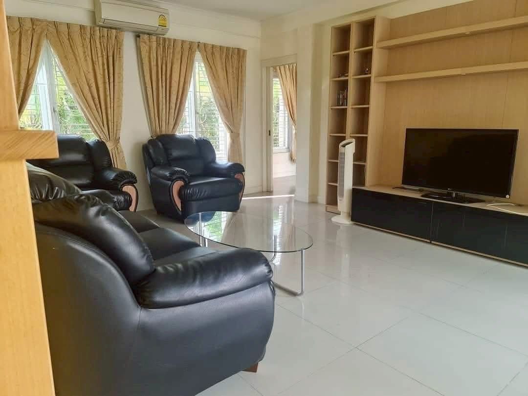 ให้เช่า(FOR RENT) บ้านหรูสุดคลาสสิคพร้อมสระว่ายน้ำ หมู่บ้านสินทวี บ้านฉาง ระยอง
