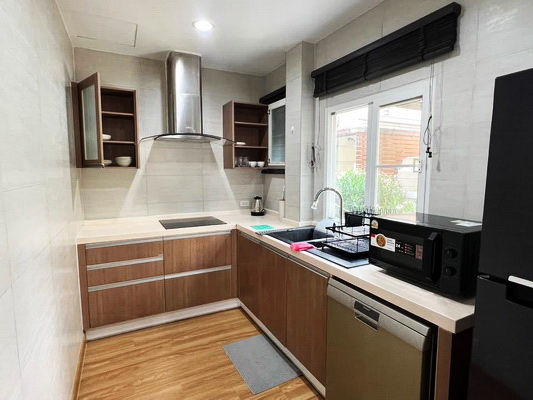 [ให้เช่า] FOR RENT THE CENTRO SUKHUMVIT 113 / 3 bedrooms 3 bathrooms / 52 Sqw. 180 Sqm. **50,000** CLOSE TO BTS SAMRONG