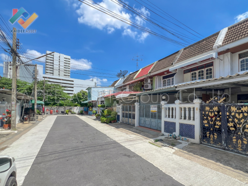 หมู่บ้านไพโรจน์ | ทาวน์เฮ้าส์ ซอย บางนา-ตราด 27 ติดห้าง!