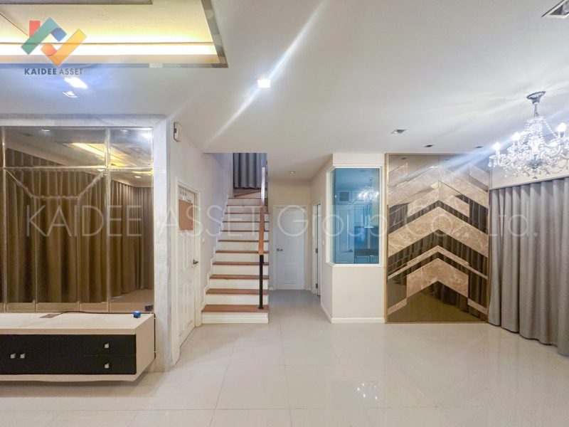 โกลเด้น วิลเลจ อ่อนนุช–พัฒนาการ | บ้านแฝด Fully Furnished