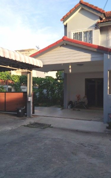หมู่บ้านพิมพ์ทองลาดพร้าว 101 ได้รถไฟฟ้าสายสีเหลือง