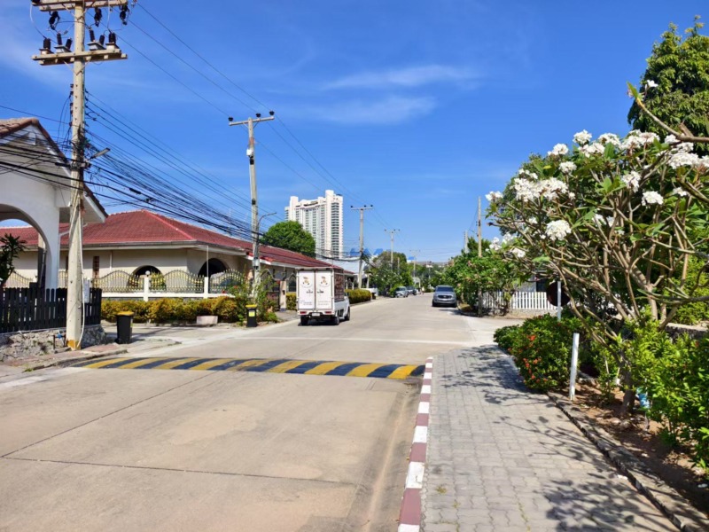 ขายวิลล่าสระว่ายน้ำริมทะเล Beachfront Pool Villa for Sale พื้นที่ใช้สอย 366 ตรม. 5นอน – 6น้ำ 27 million THB 5 Bedrooms-6 Bathrooms พื้นที่ใช้สอย 366 ตรม. 366 sqm. 27 ล้าน