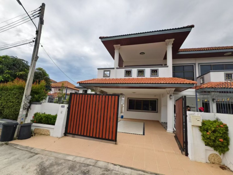 ขายบ้านเดี่ยว 2 ชั้น4 นอน 4 น้ำ 444 ตรม.  2-Storey Villa 4 bedrooms 4 bathrooms  444 sq.m price 16 mb ขาย 16 ล้าน