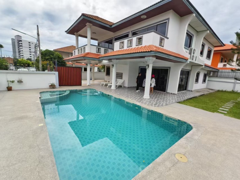 ขายบ้านเดี่ยว 2 ชั้น4 นอน 4 น้ำ 444 ตรม.  2-Storey Villa 4 bedrooms 4 bathrooms  444 sq.m price 16 mb ขาย 16 ล้าน