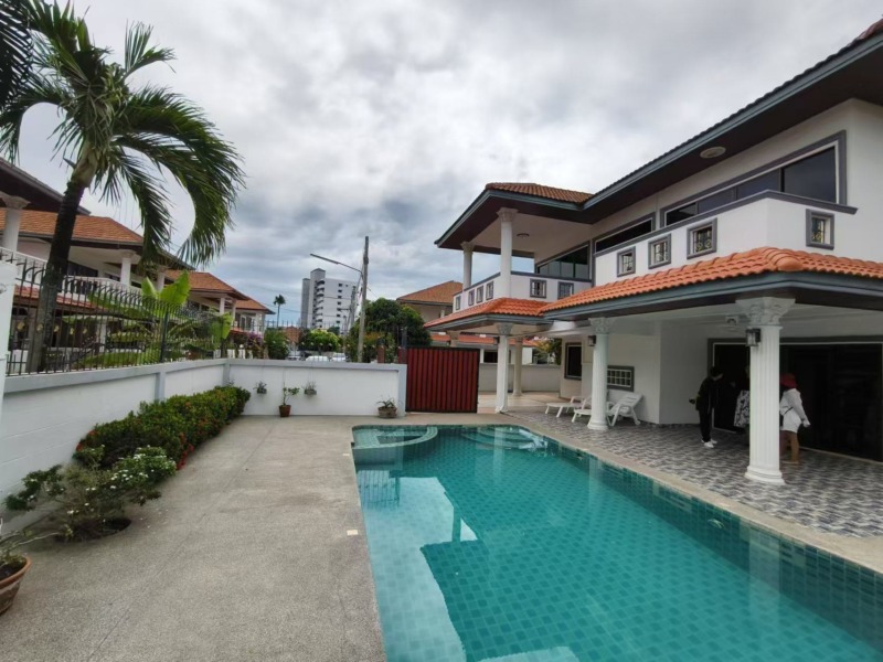ขายบ้านเดี่ยว 2 ชั้น4 นอน 4 น้ำ 444 ตรม.  2-Storey Villa 4 bedrooms 4 bathrooms  444 sq.m price 16 mb ขาย 16 ล้าน